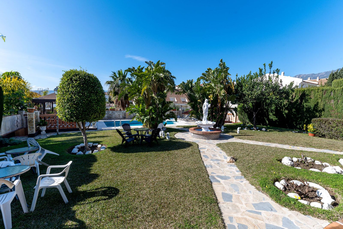 Se vende Villa - Chalet de 4 dormitorios en Costa Del Sol, Málaga, España