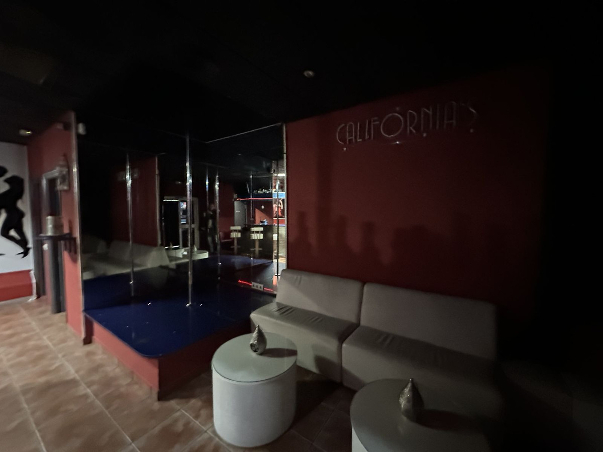 Commercial unit for sale in Marbella Costa Del Sol, Málaga, Spain