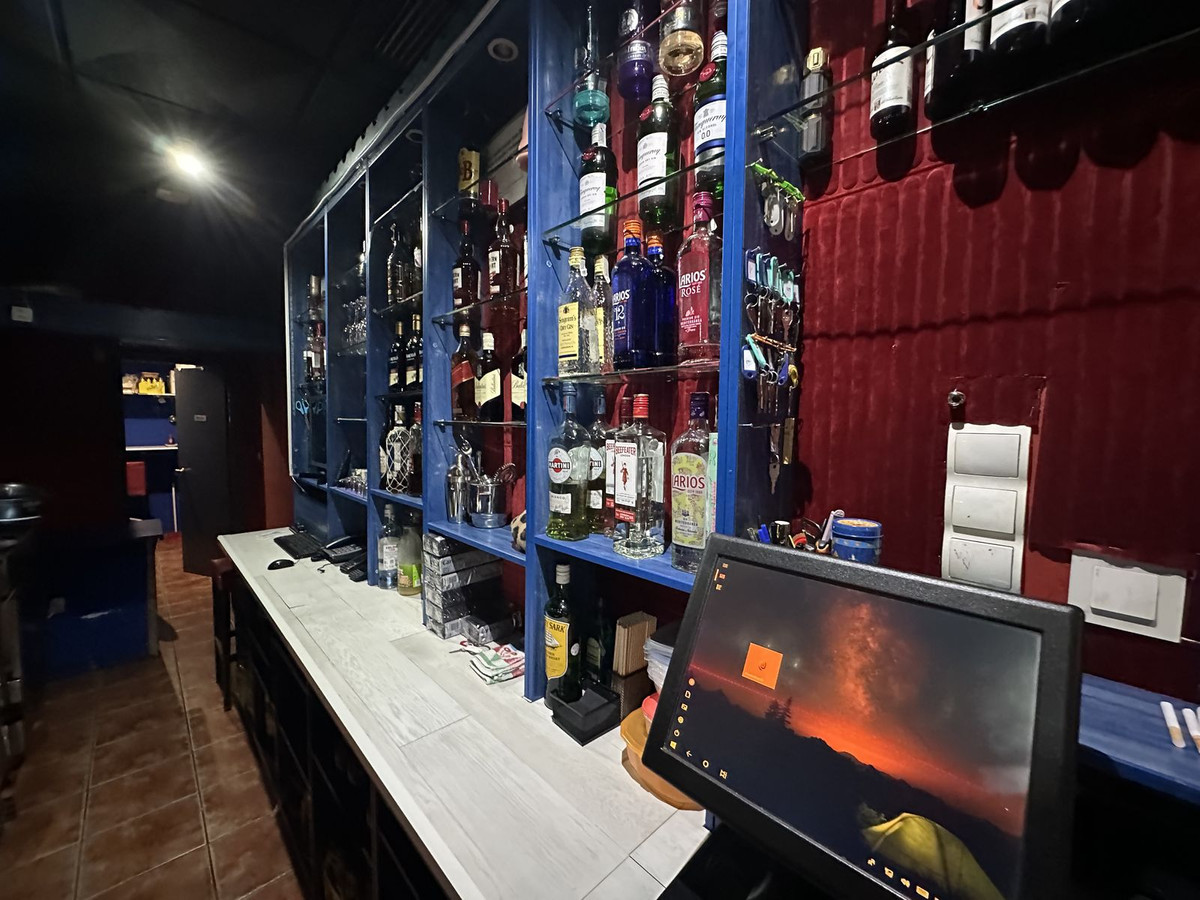 Commercial unit for sale in Marbella Costa Del Sol, Málaga, Spain