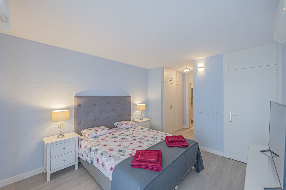 Se vende Apartamento Planta Media de 2 dormitorios en Costa Del Sol, Málaga, España