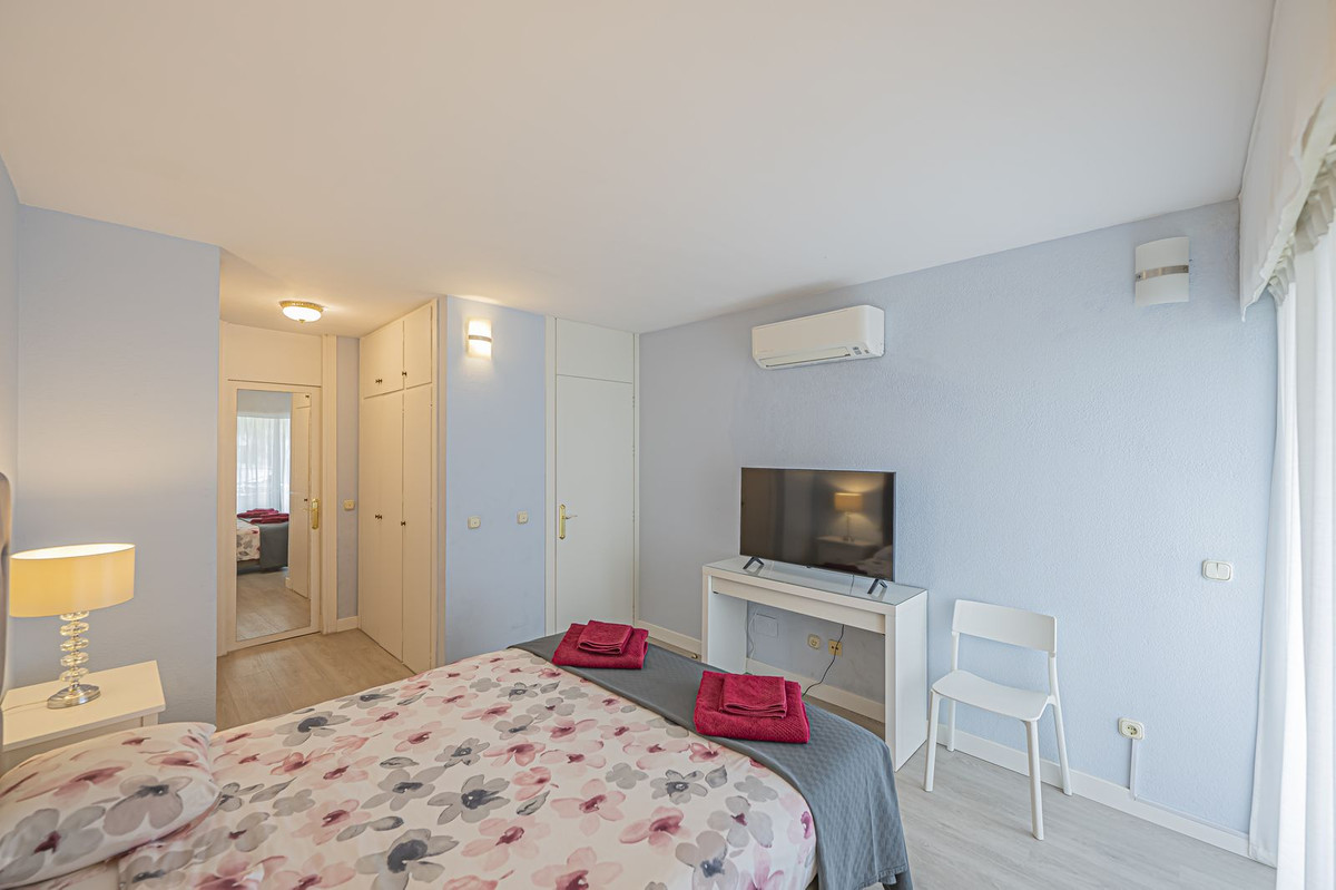 Se vende Apartamento Planta Media de 2 dormitorios en Costa Del Sol, Málaga, España