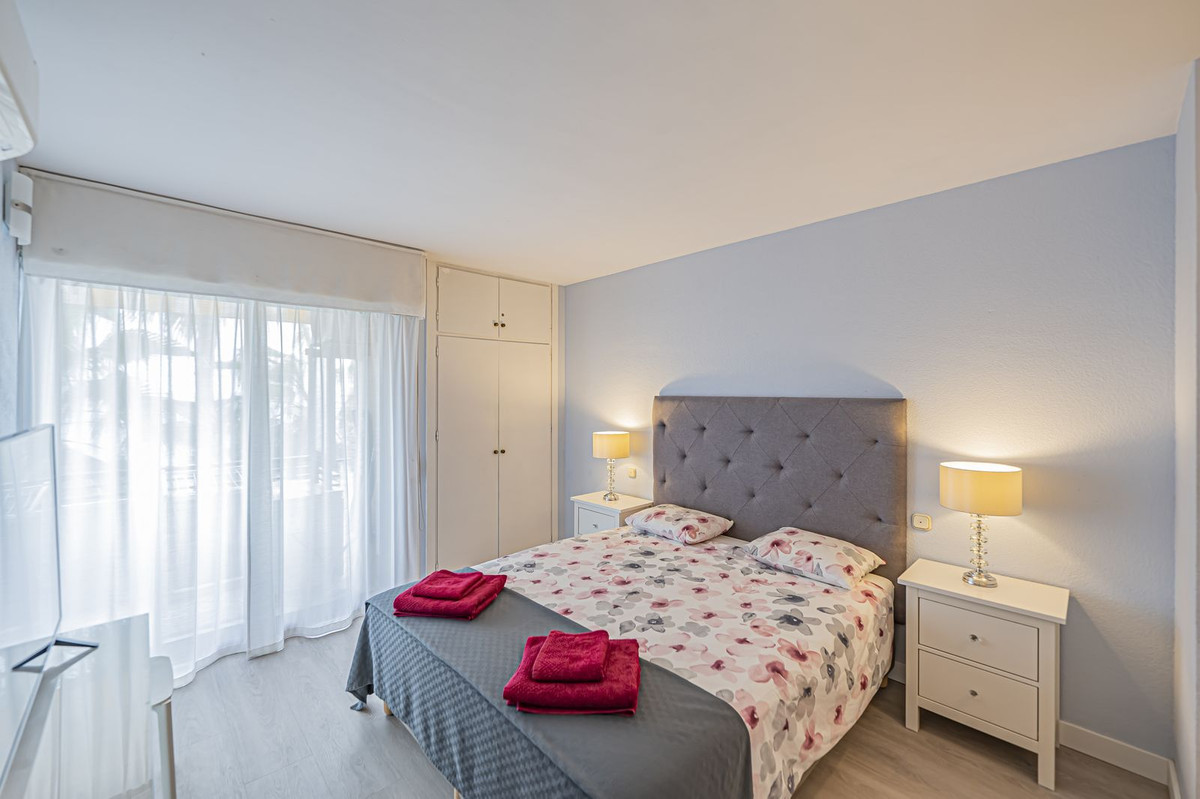 Se vende Apartamento Planta Media de 2 dormitorios en Costa Del Sol, Málaga, España