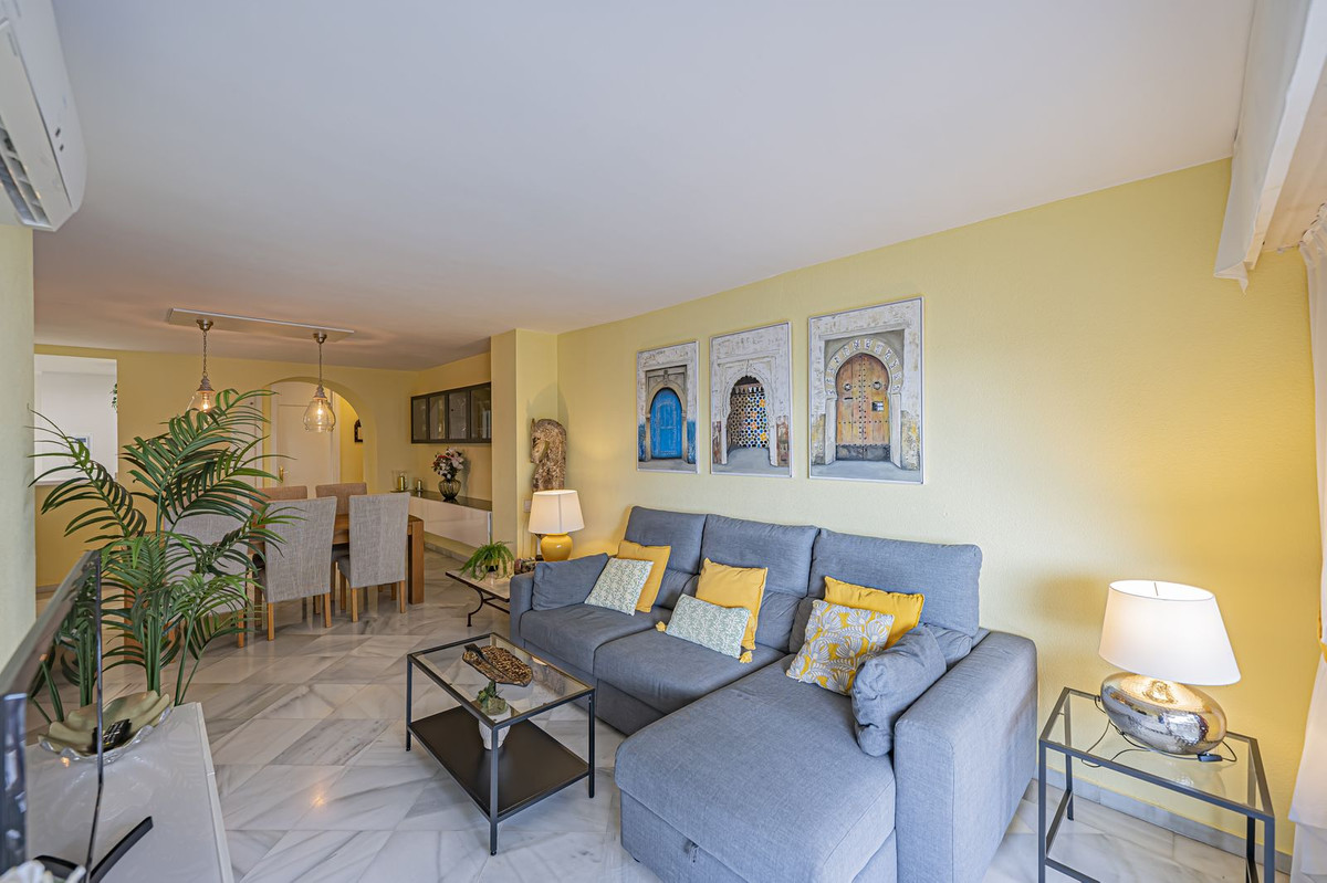 Se vende Apartamento Planta Media de 2 dormitorios en Costa Del Sol, Málaga, España