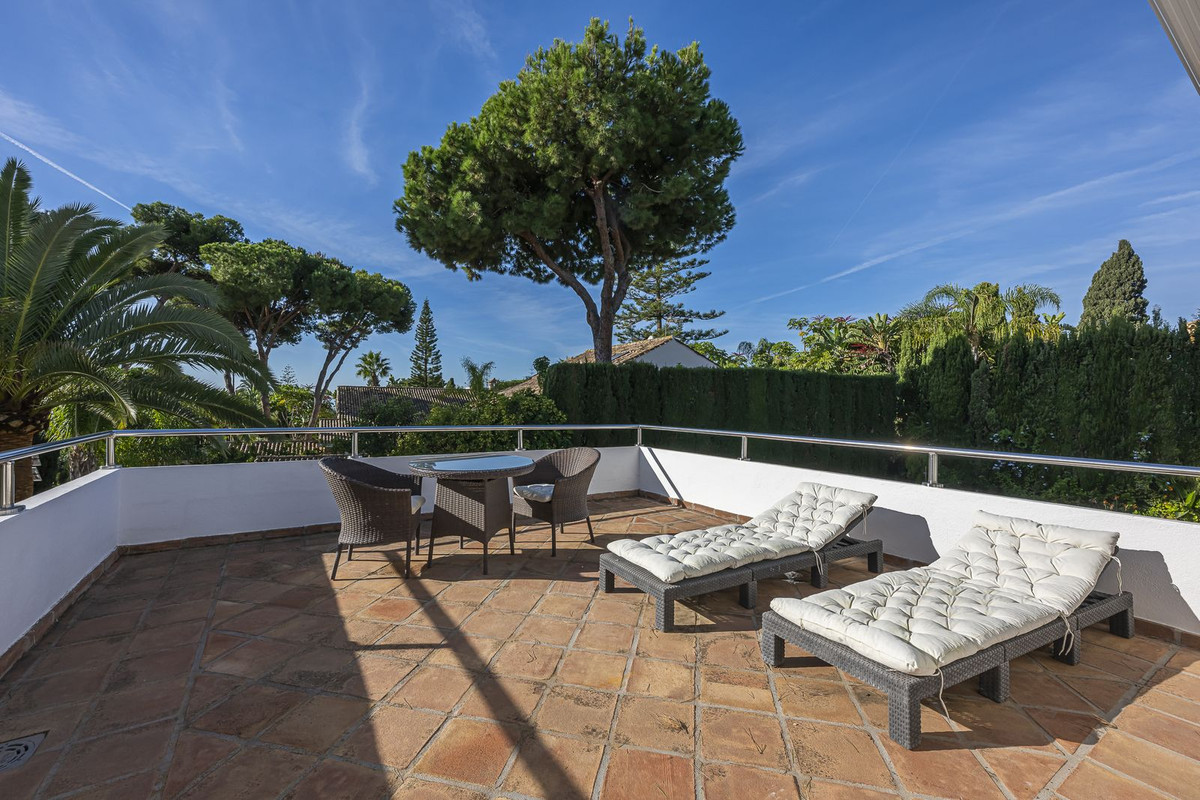 Se vende Villa - Chalet de 5 dormitorios en Costa Del Sol, Málaga, España