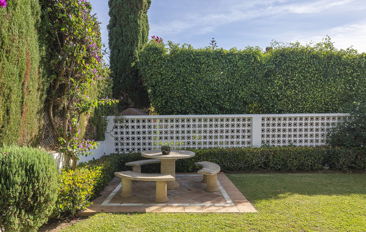Se vende Villa - Chalet de 5 dormitorios en Costa Del Sol, Málaga, España