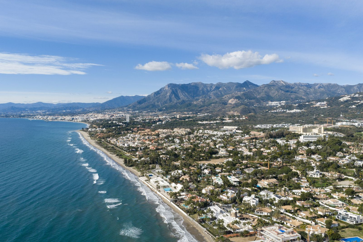 Se vende Villa - Chalet de 5 dormitorios en Costa Del Sol, Málaga, España