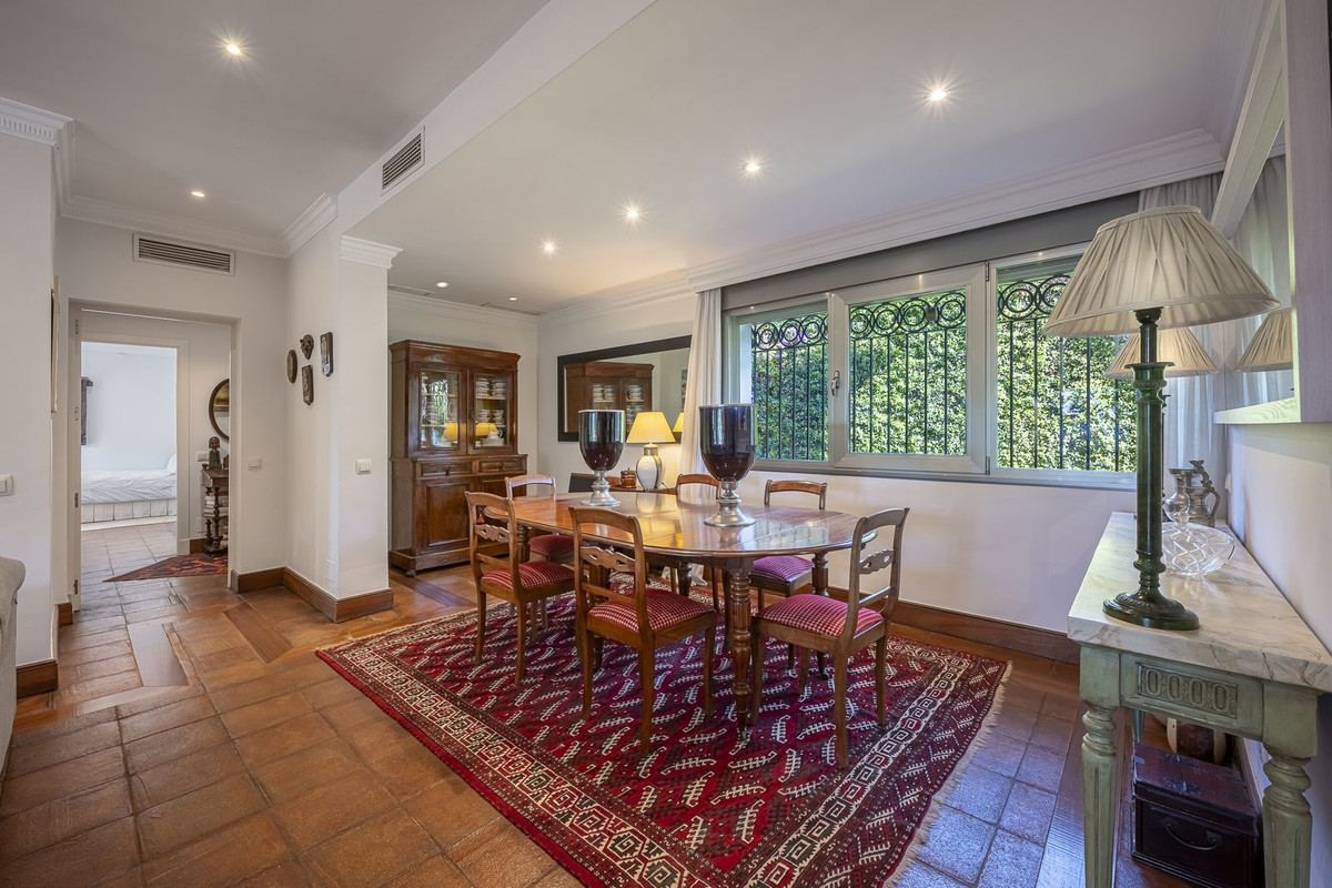 Se vende Villa - Chalet de 5 dormitorios en Costa Del Sol, Málaga, España