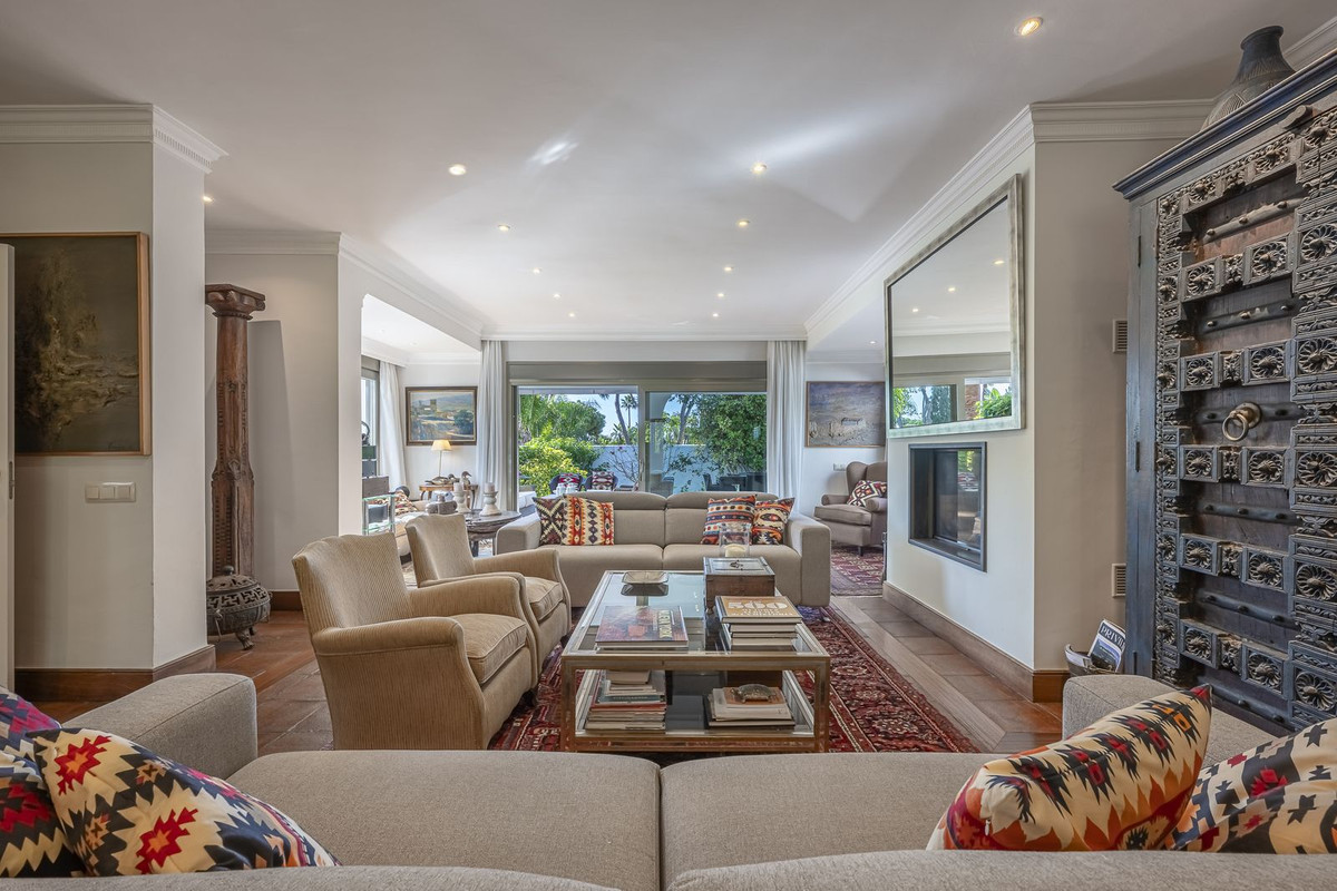 Se vende Villa - Chalet de 5 dormitorios en Costa Del Sol, Málaga, España