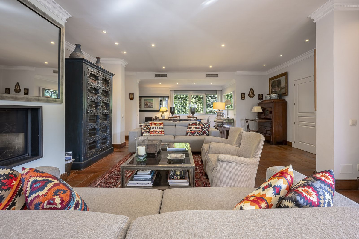 Se vende Villa - Chalet de 5 dormitorios en Costa Del Sol, Málaga, España