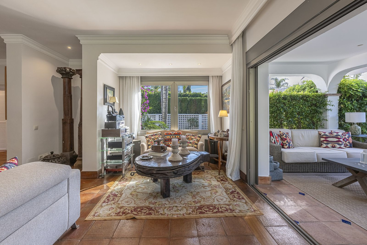 Se vende Villa - Chalet de 5 dormitorios en Costa Del Sol, Málaga, España