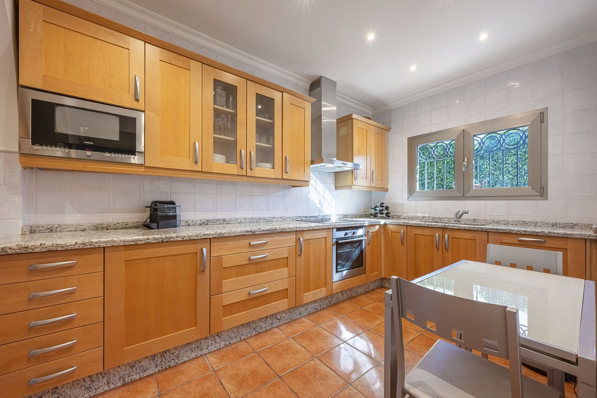 Se vende Villa - Chalet de 5 dormitorios en Costa Del Sol, Málaga, España