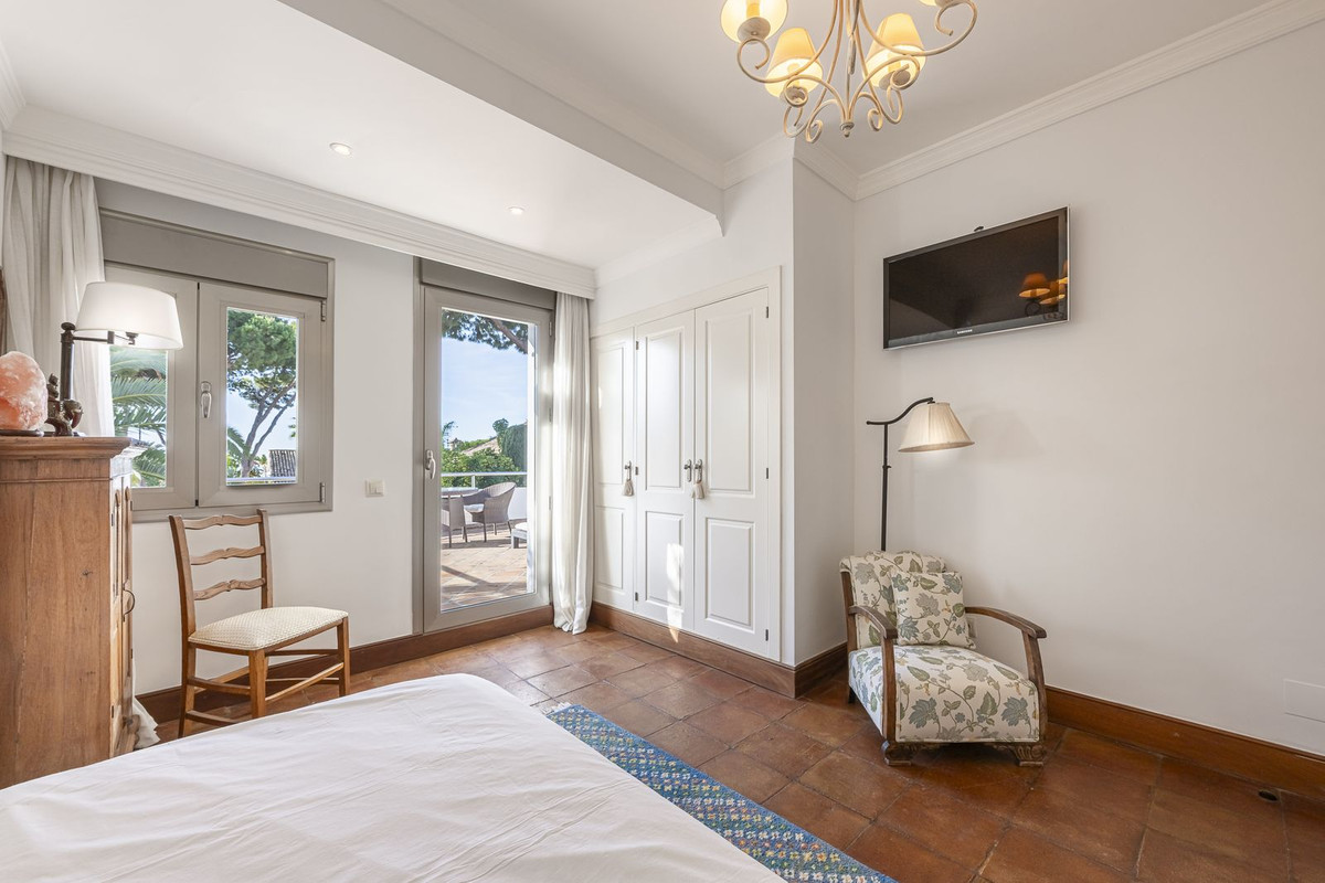 Se vende Villa - Chalet de 5 dormitorios en Costa Del Sol, Málaga, España