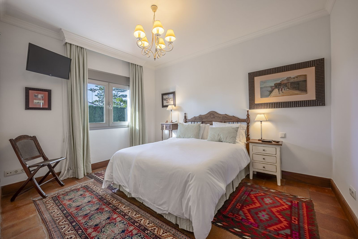Se vende Villa - Chalet de 5 dormitorios en Costa Del Sol, Málaga, España
