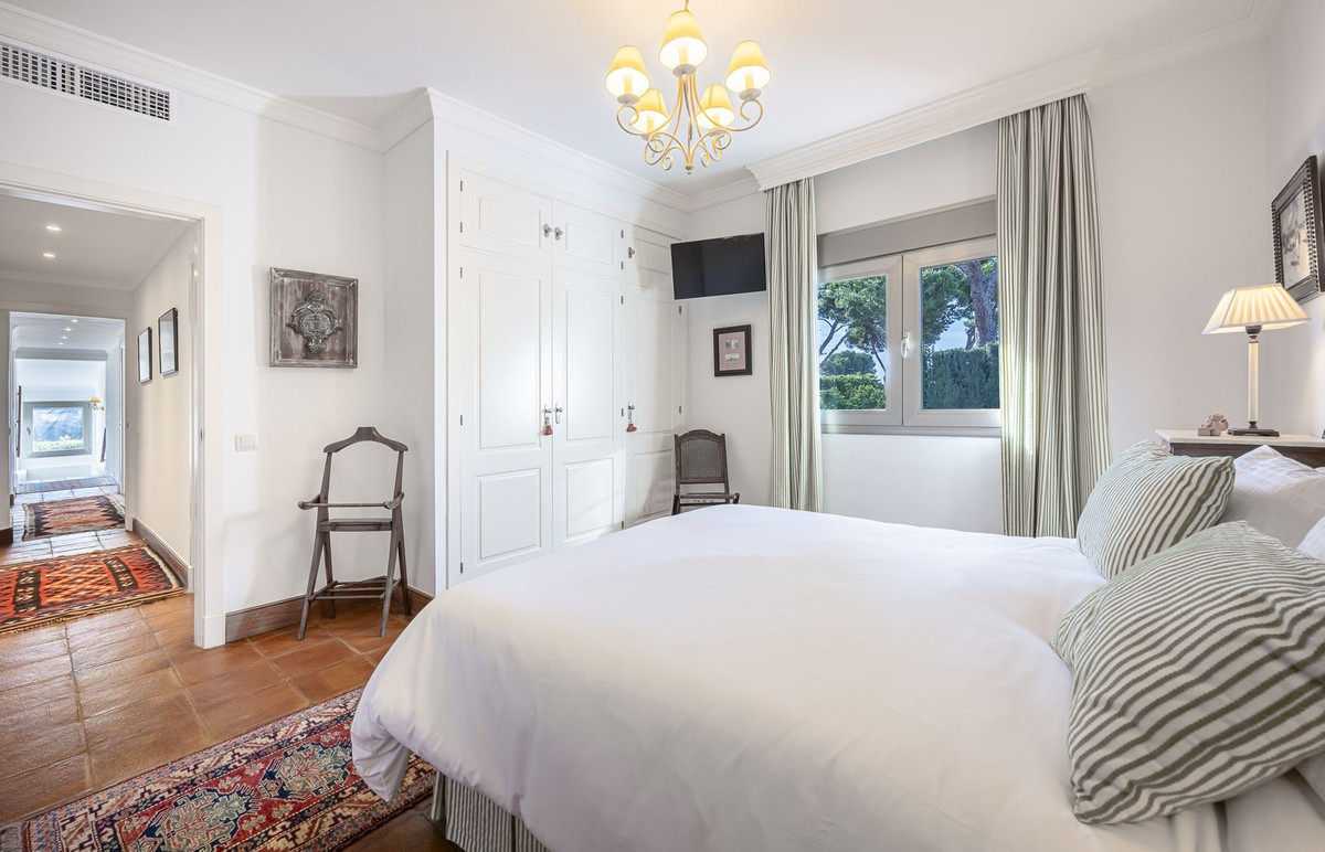 Se vende Villa - Chalet de 5 dormitorios en Costa Del Sol, Málaga, España