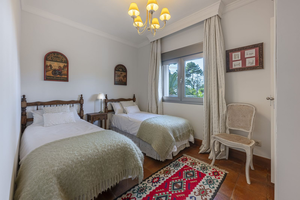 Se vende Villa - Chalet de 5 dormitorios en Costa Del Sol, Málaga, España