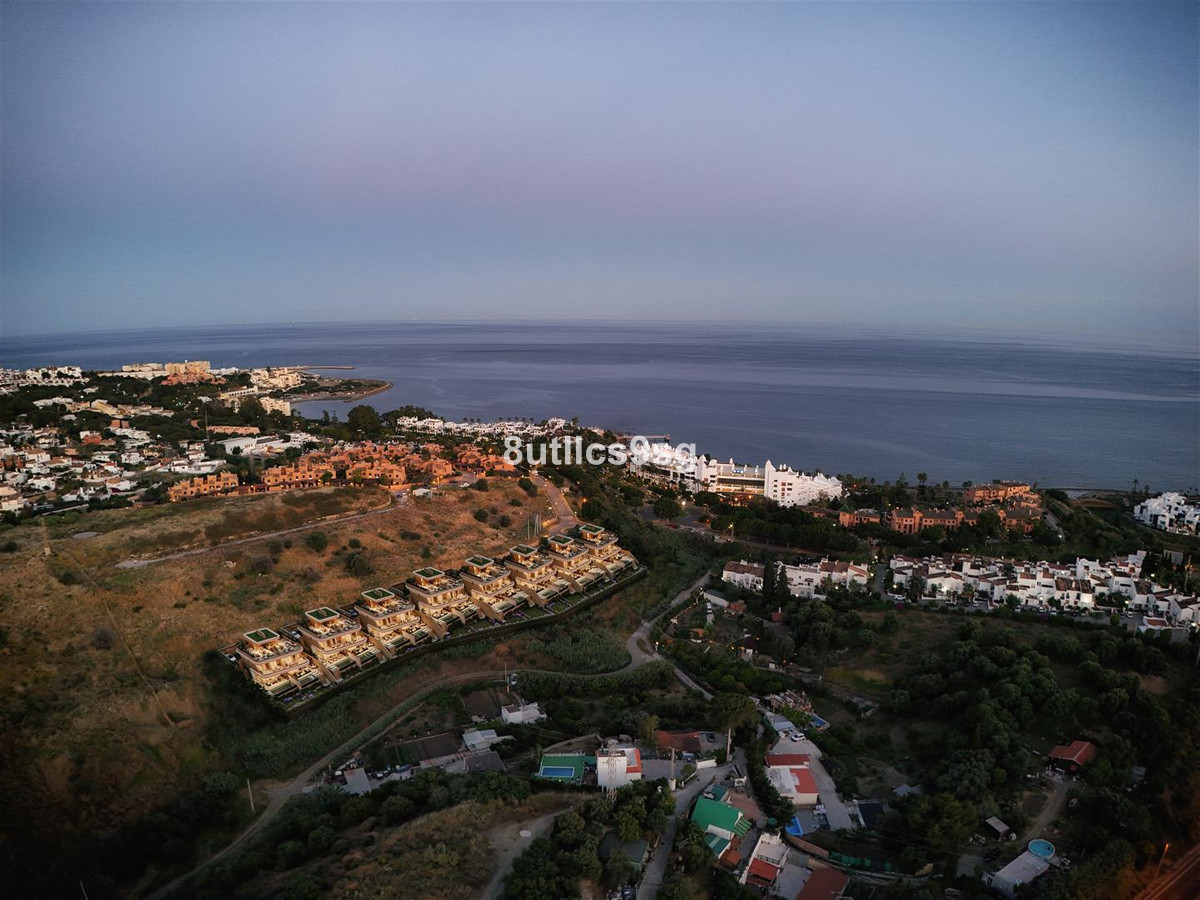 3 Bed Townhouse for sale in Estepona Costa Del Sol, Málaga, Spain