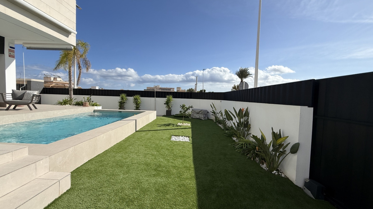 3 Bed Townhouse for sale in Pilar De La Horadada Costa Blanca, Alicante, Spain