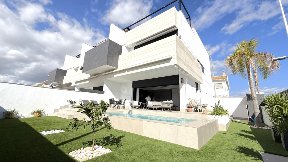 3 Bed Townhouse for sale in Pilar De La Horadada Costa Blanca, Alicante, Spain