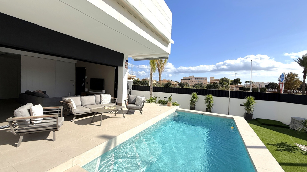 3 Bed Townhouse for sale in Pilar De La Horadada Costa Blanca, Alicante, Spain