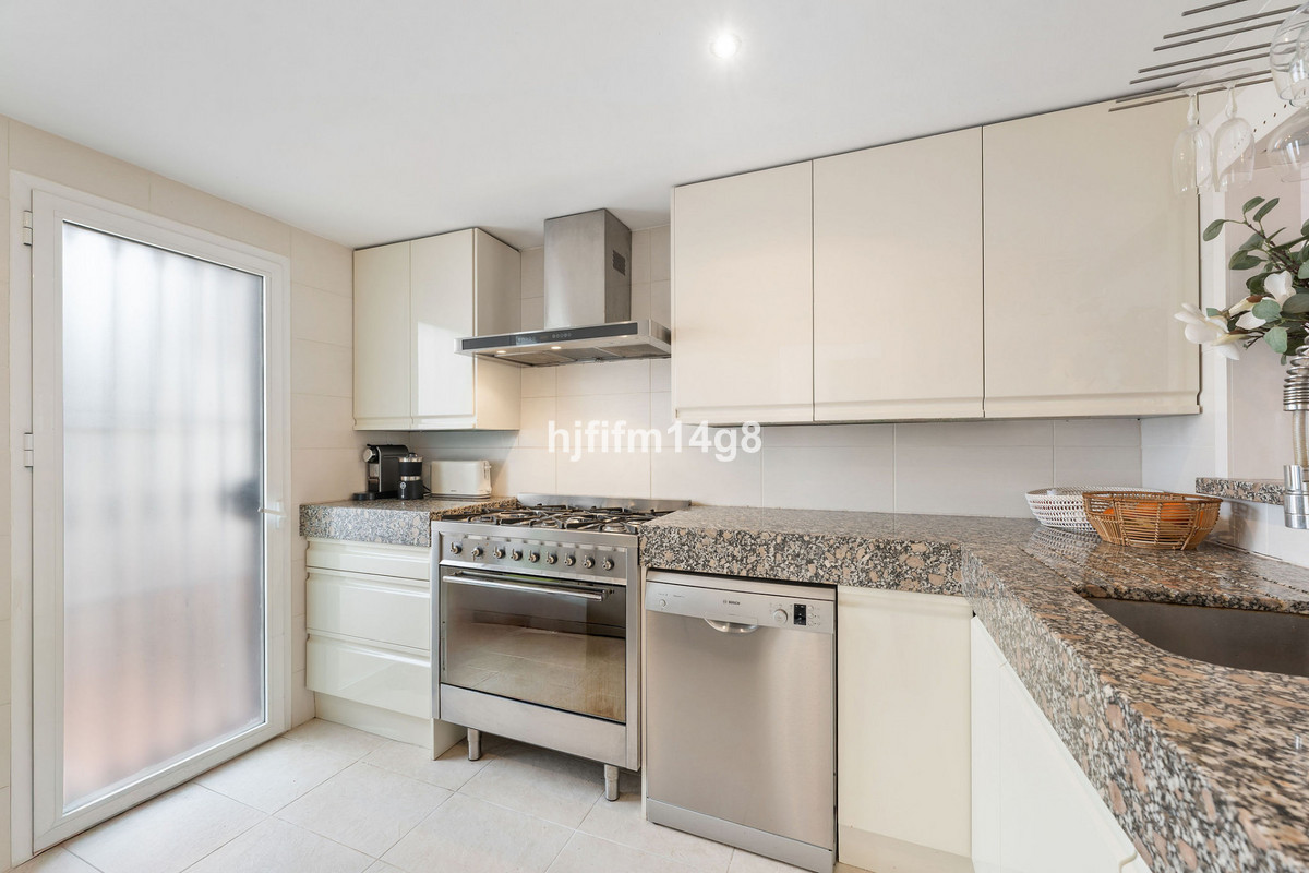 4 Bed Townhouse for sale in Nueva Andalucía Costa Del Sol, Málaga, Spain
