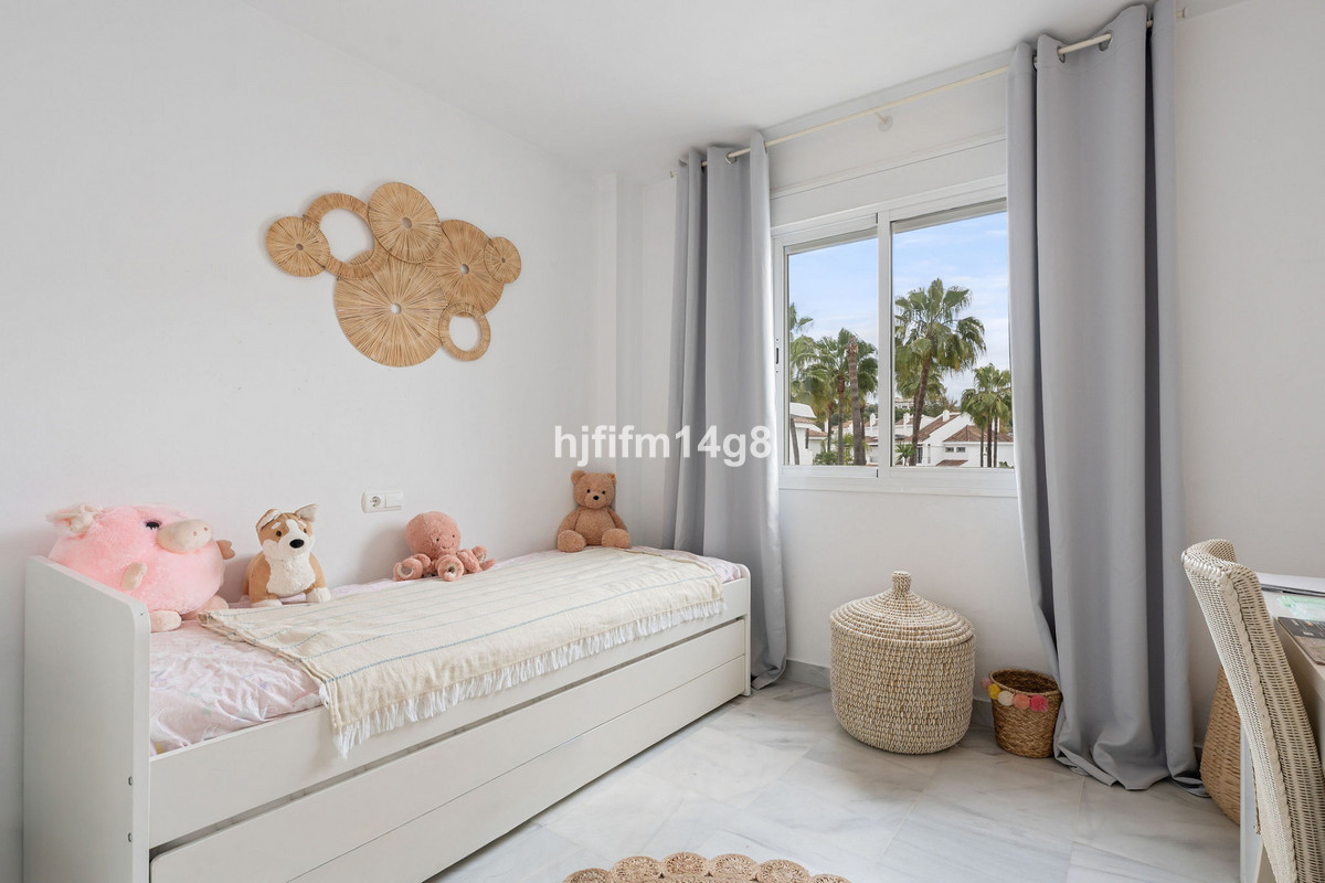 4 Bed Townhouse for sale in Nueva Andalucía Costa Del Sol, Málaga, Spain