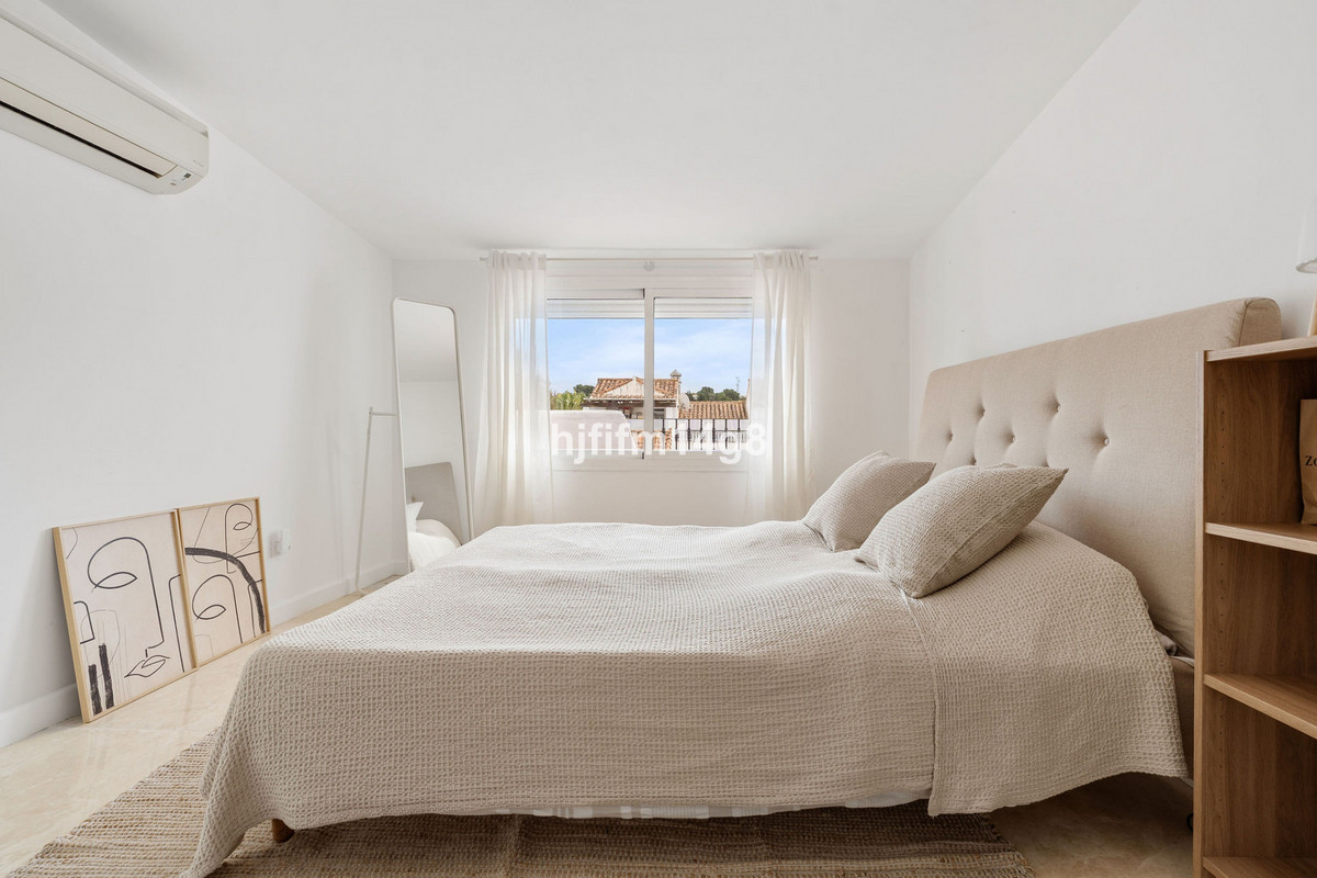 4 Bed Townhouse for sale in Nueva Andalucía Costa Del Sol, Málaga, Spain