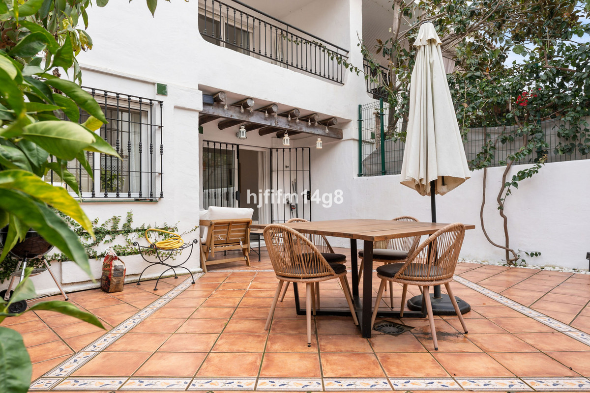 4 Bed Townhouse for sale in Nueva Andalucía Costa Del Sol, Málaga, Spain