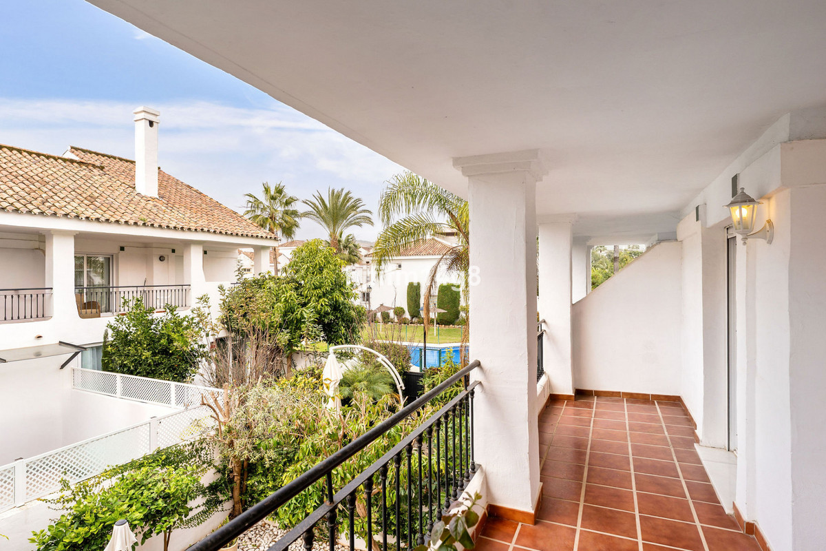 4 Bed Townhouse for sale in Nueva Andalucía Costa Del Sol, Málaga, Spain