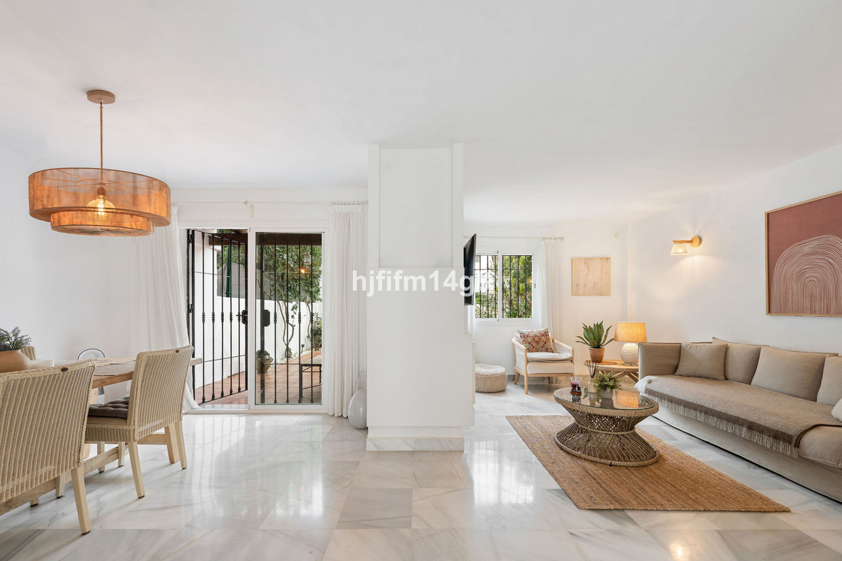 4 Bed Townhouse for sale in Nueva Andalucía Costa Del Sol, Málaga, Spain