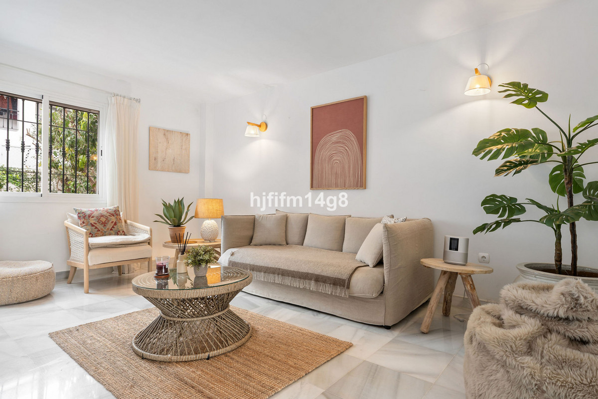 4 Bed Townhouse for sale in Nueva Andalucía Costa Del Sol, Málaga, Spain