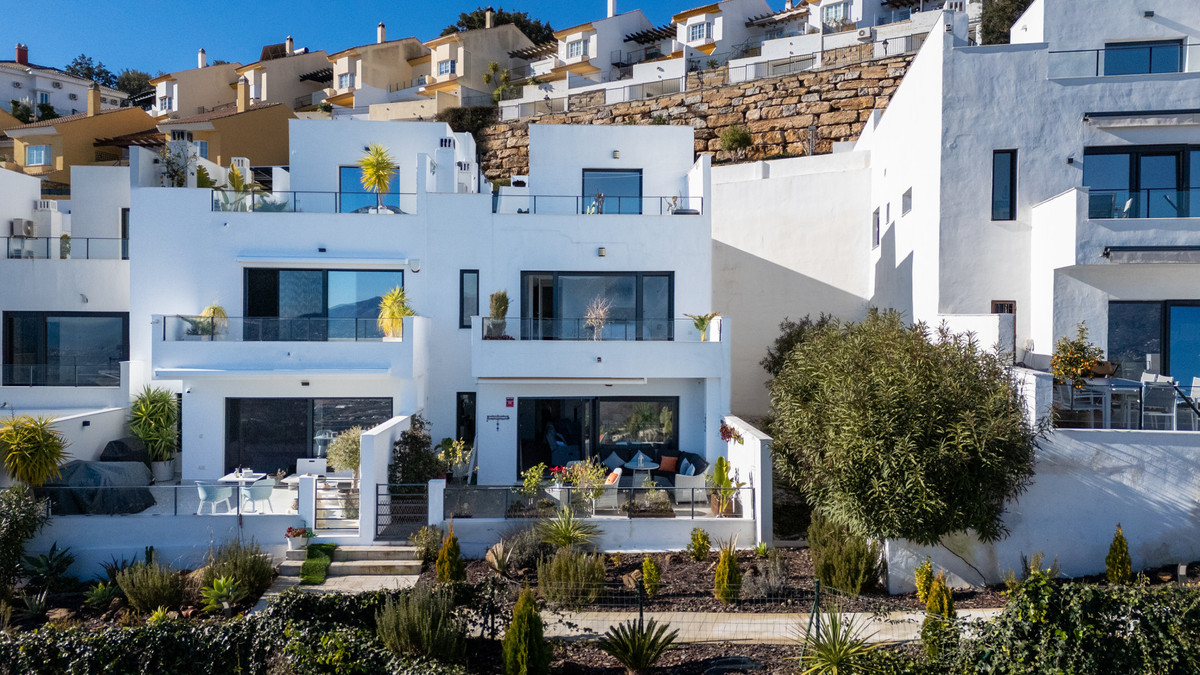 3 Bed Townhouse for sale in Marbella Costa Del Sol, Málaga, Spain
