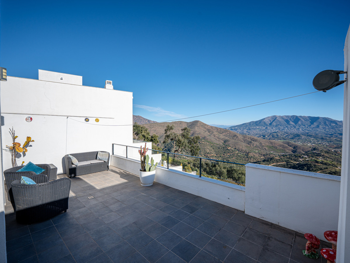3 Bed Townhouse for sale in Marbella Costa Del Sol, Málaga, Spain