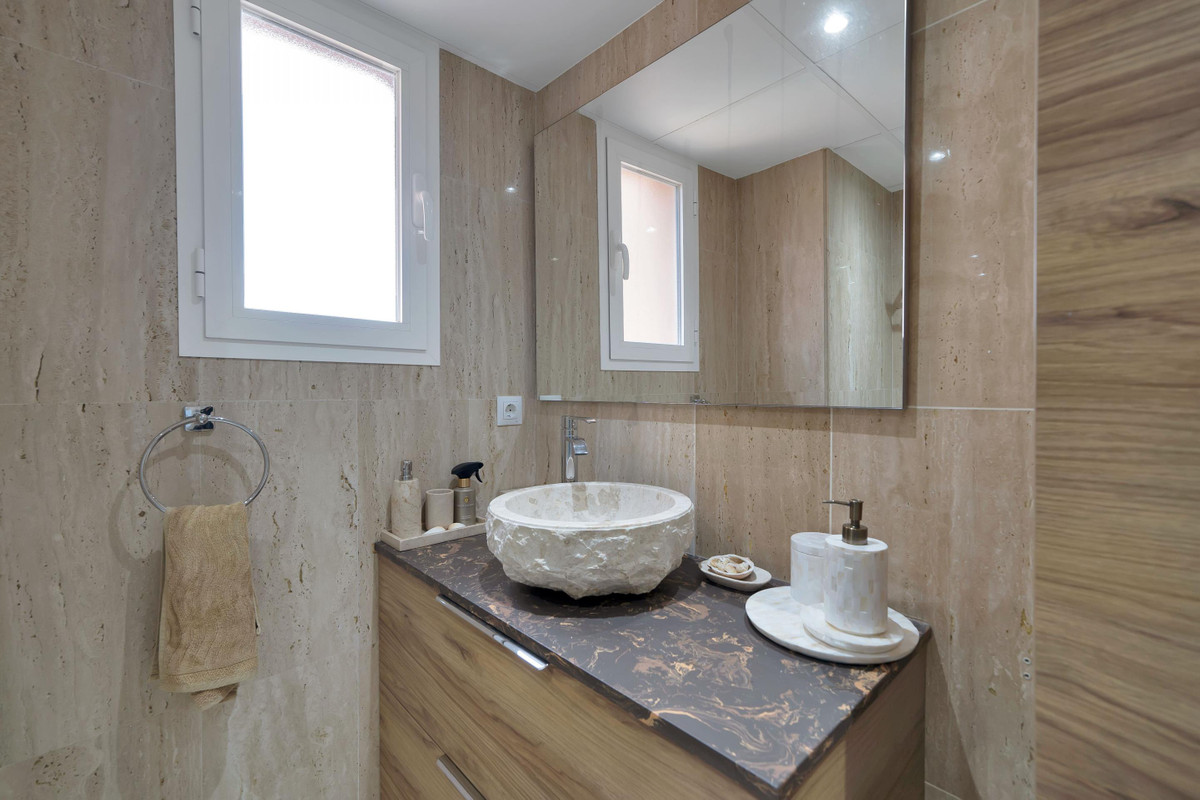 1 Bed Apartment for sale in Marbella Costa Del Sol, Málaga, Spain