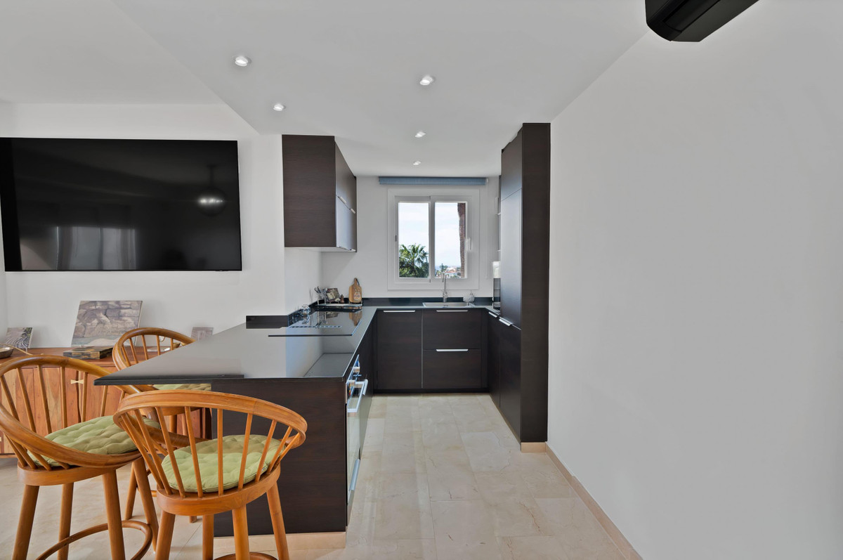 1 Bed Apartment for sale in Marbella Costa Del Sol, Málaga, Spain
