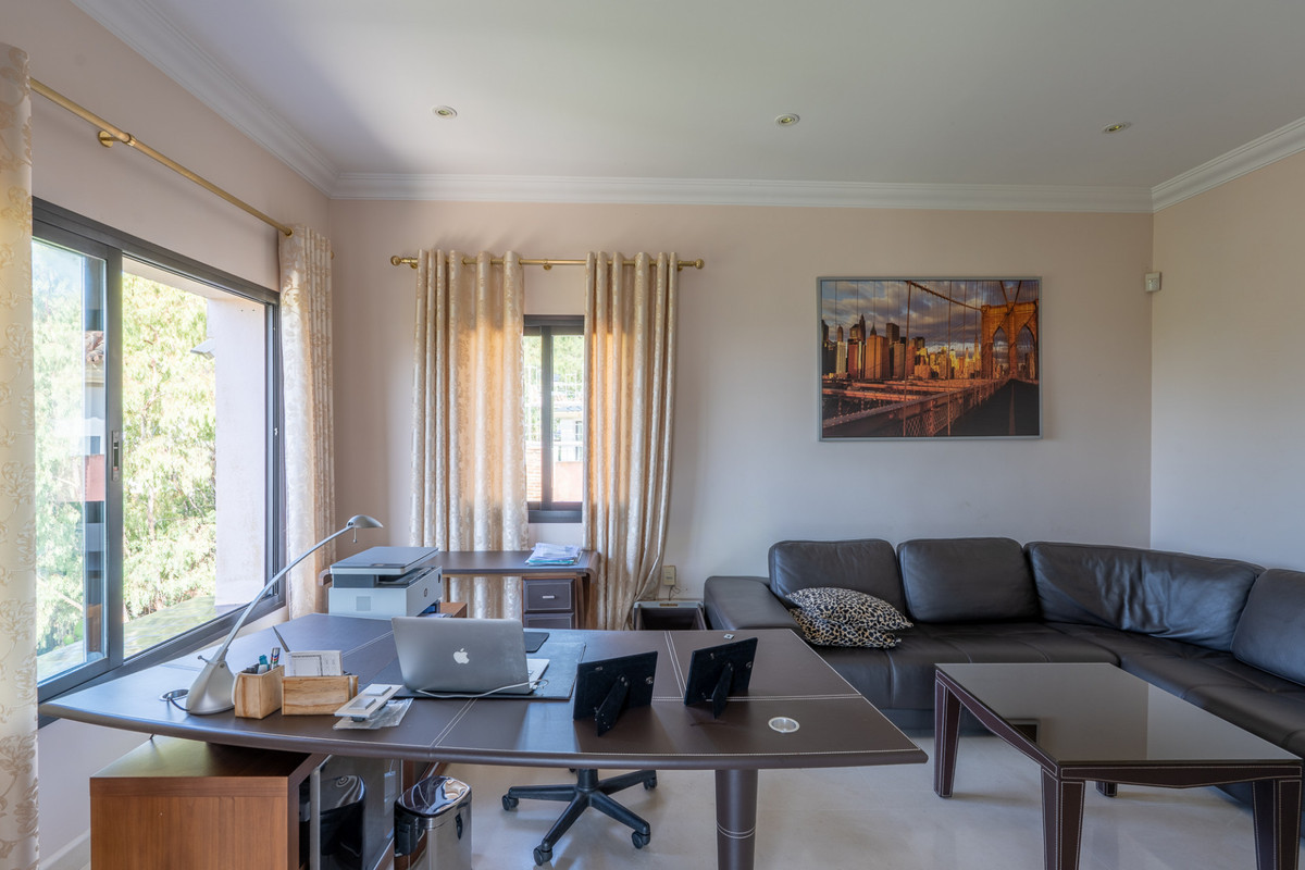 Se vende Villa - Chalet de 8 dormitorios en Costa Del Sol, Málaga, España