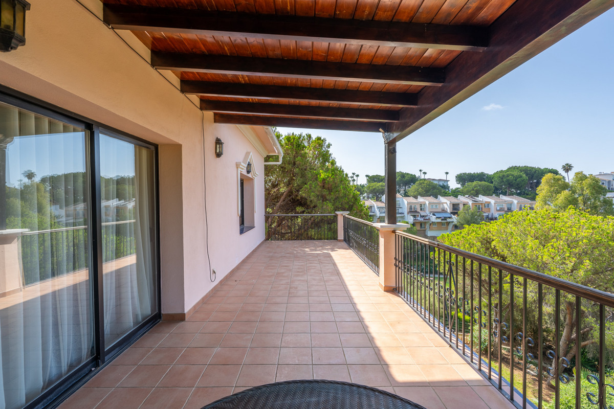 Se vende Villa - Chalet de 8 dormitorios en Costa Del Sol, Málaga, España