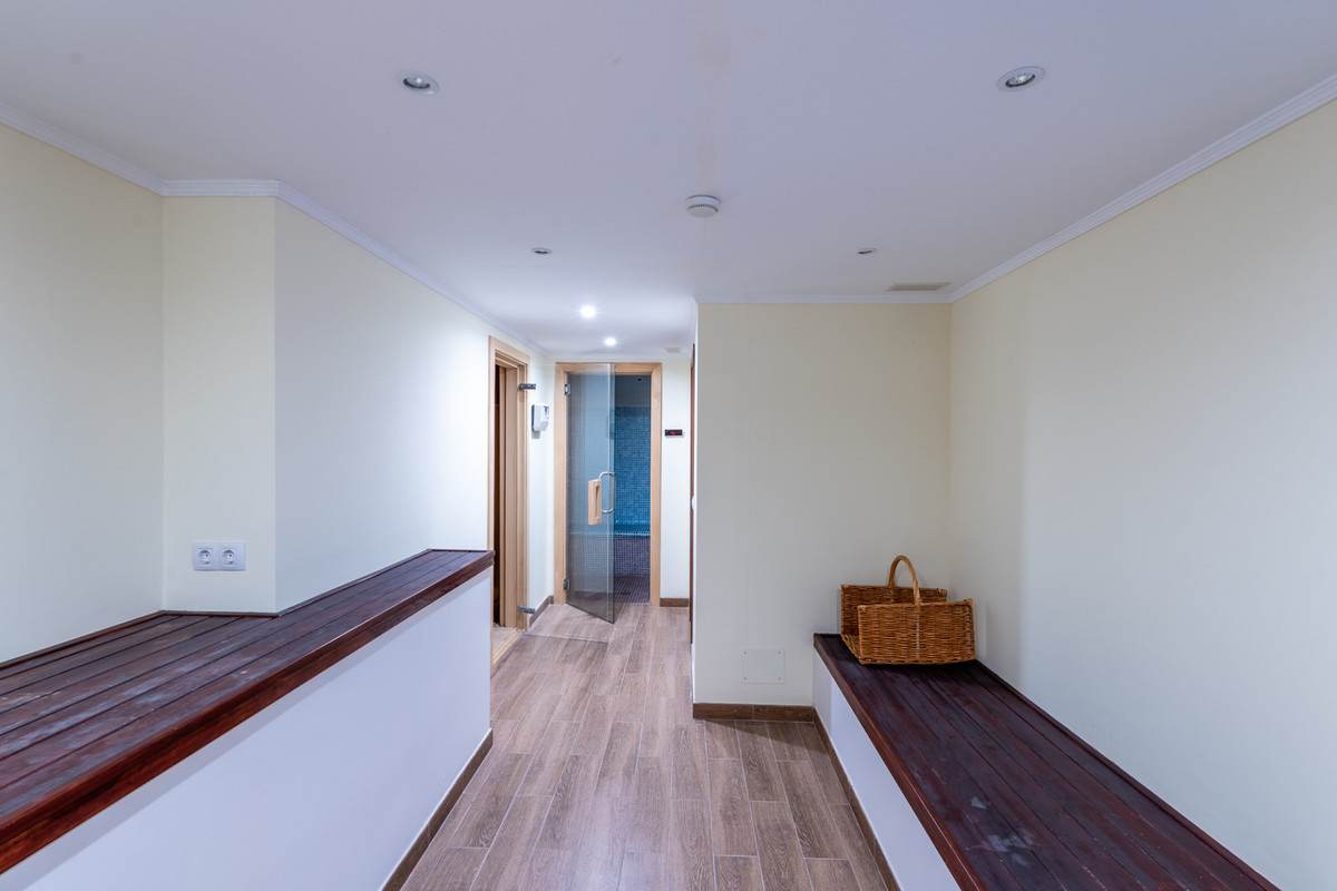 Se vende Villa - Chalet de 8 dormitorios en Costa Del Sol, Málaga, España