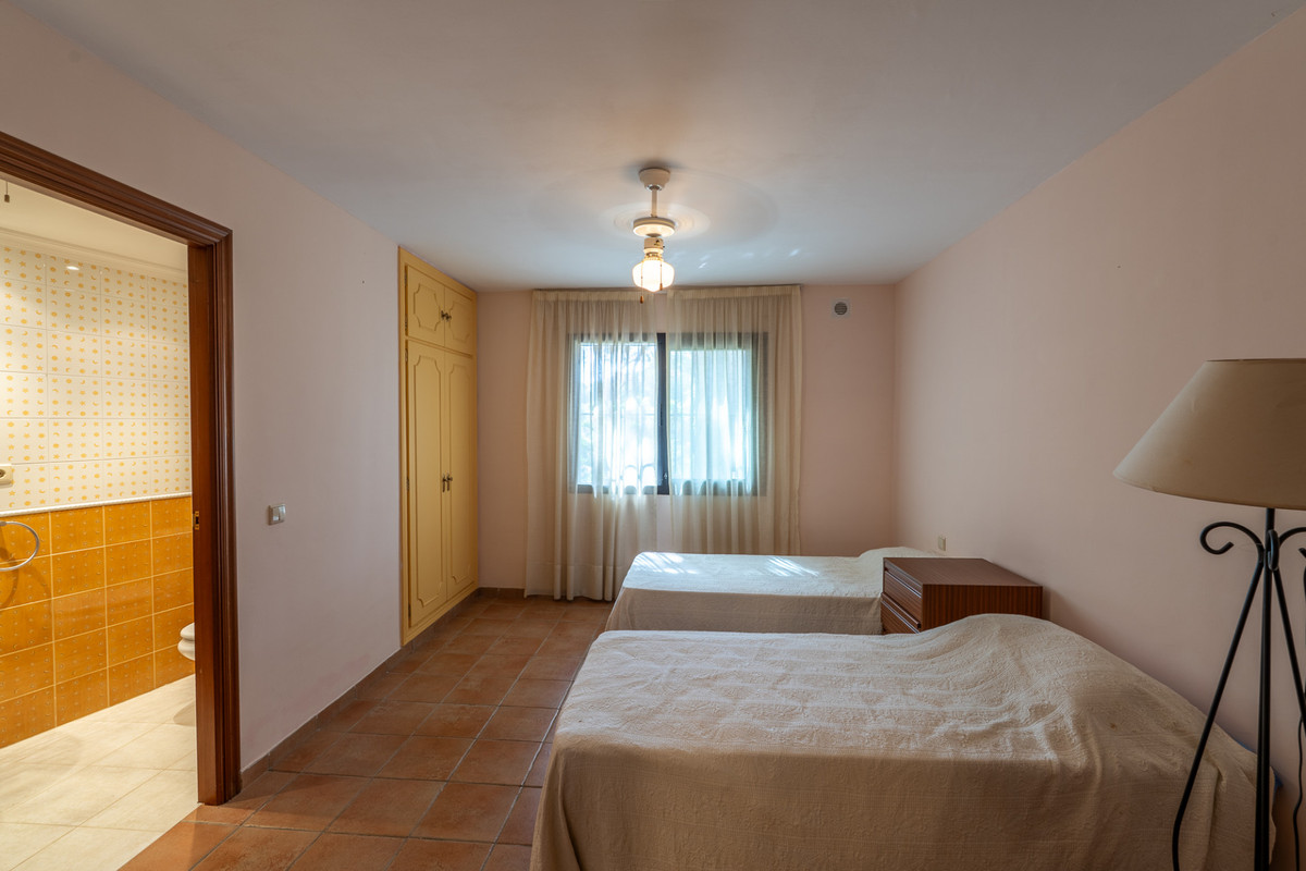 Se vende Villa - Chalet de 8 dormitorios en Costa Del Sol, Málaga, España