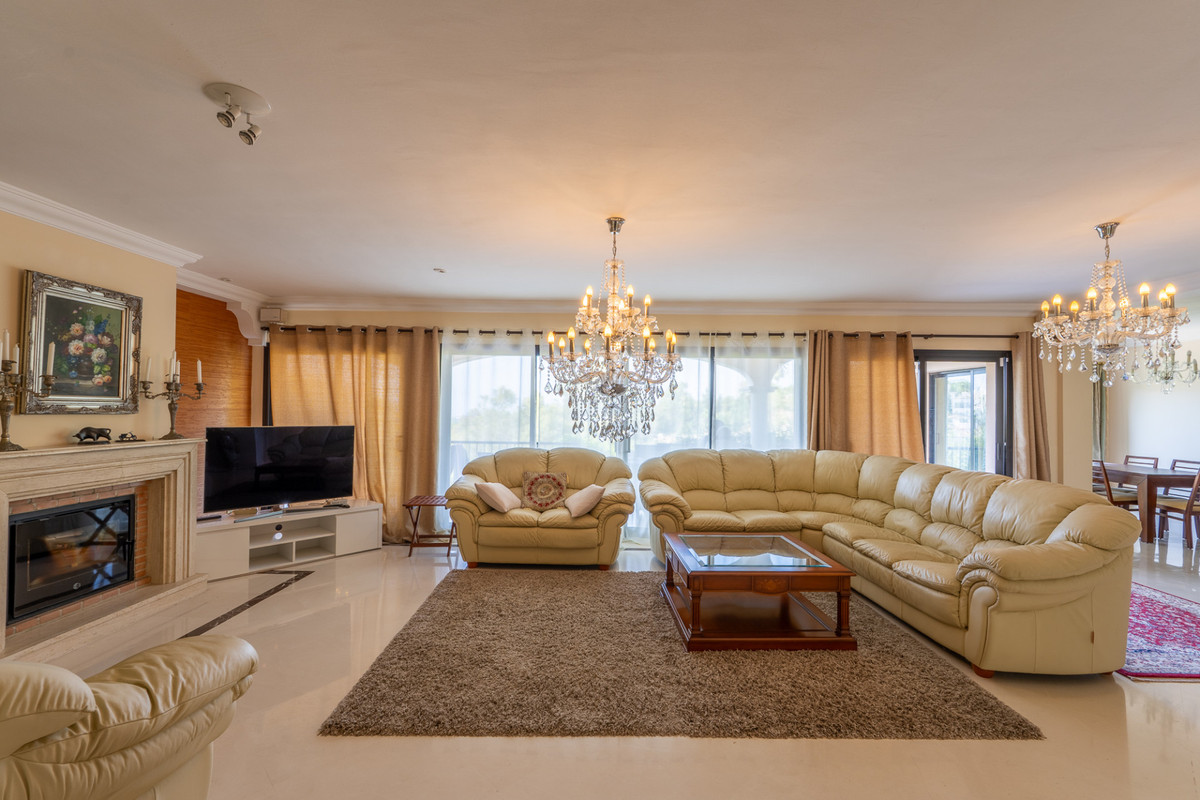 Se vende Villa - Chalet de 8 dormitorios en Costa Del Sol, Málaga, España