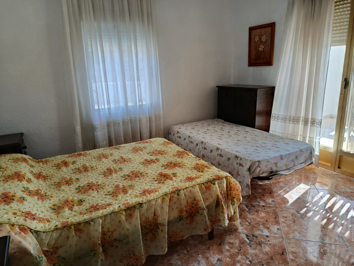 5 Bed Townhouse for sale in Elche Costa Blanca, Alicante, Spain