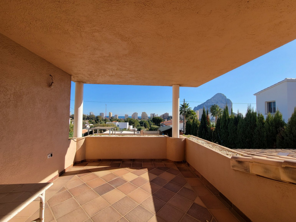 5 Bed Townhouse for sale in Calpe Costa Blanca, Alicante, Spain