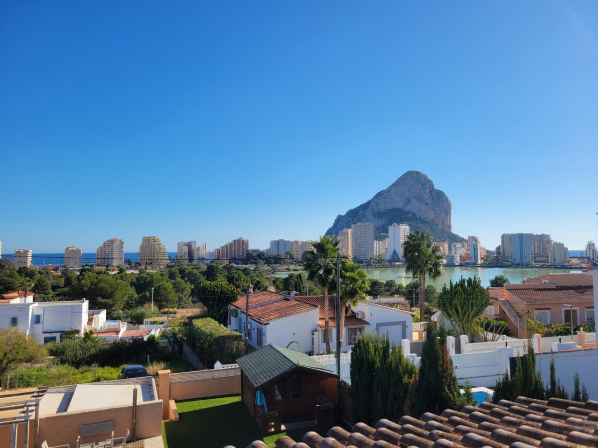 5 Bed Townhouse for sale in Calpe Costa Blanca, Alicante, Spain