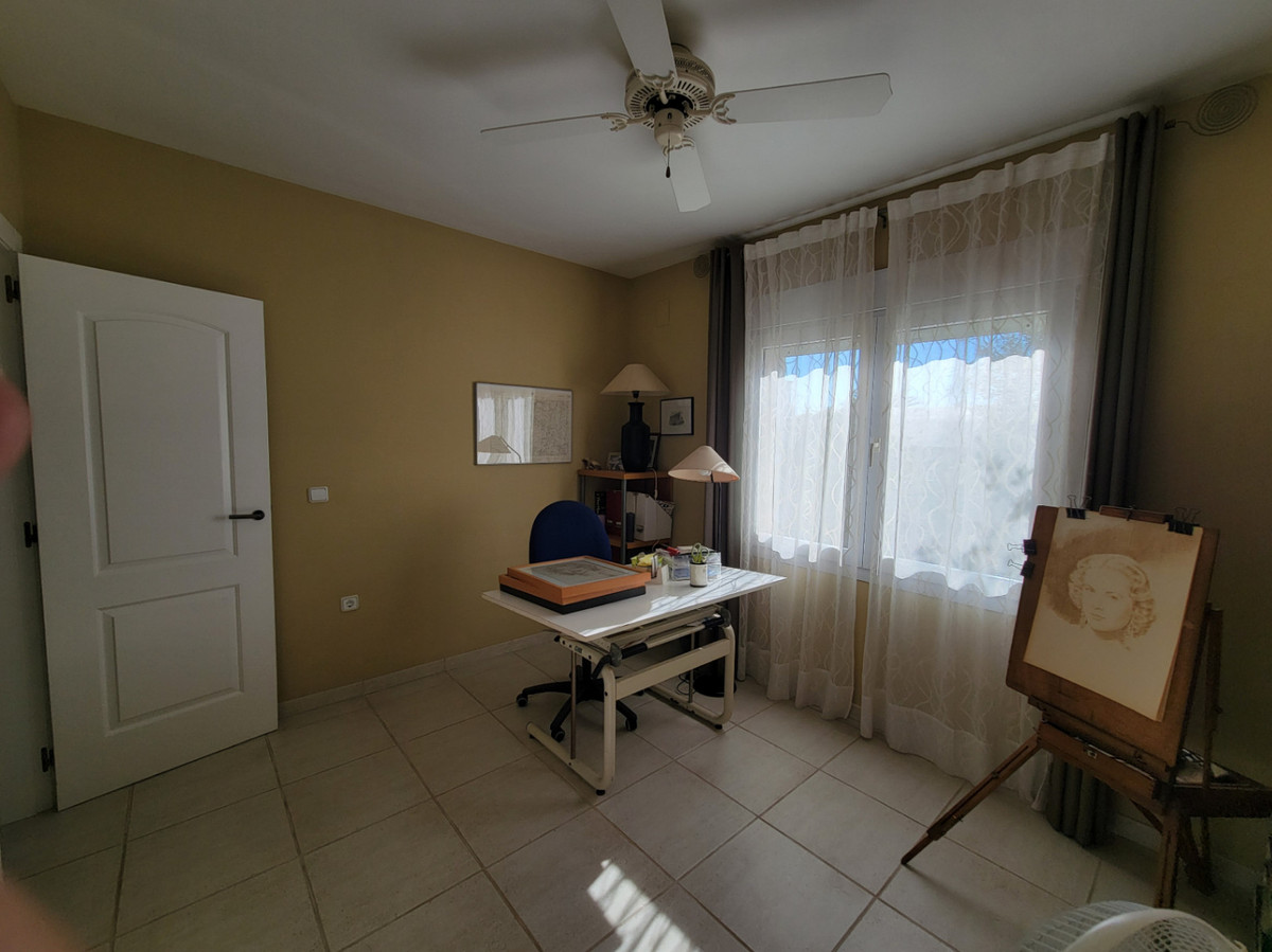 5 Bed Townhouse for sale in Calpe Costa Blanca, Alicante, Spain