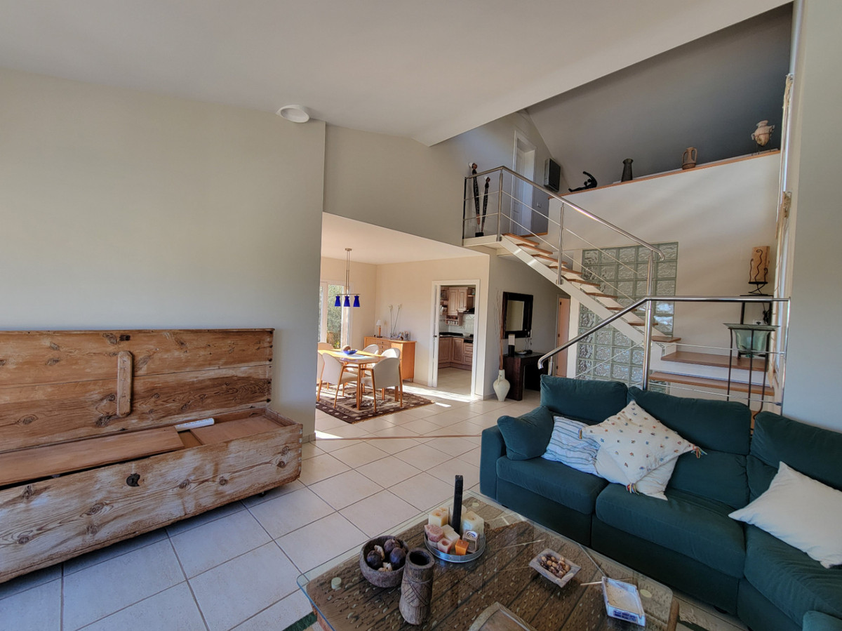 5 Bed Townhouse for sale in Calpe Costa Blanca, Alicante, Spain