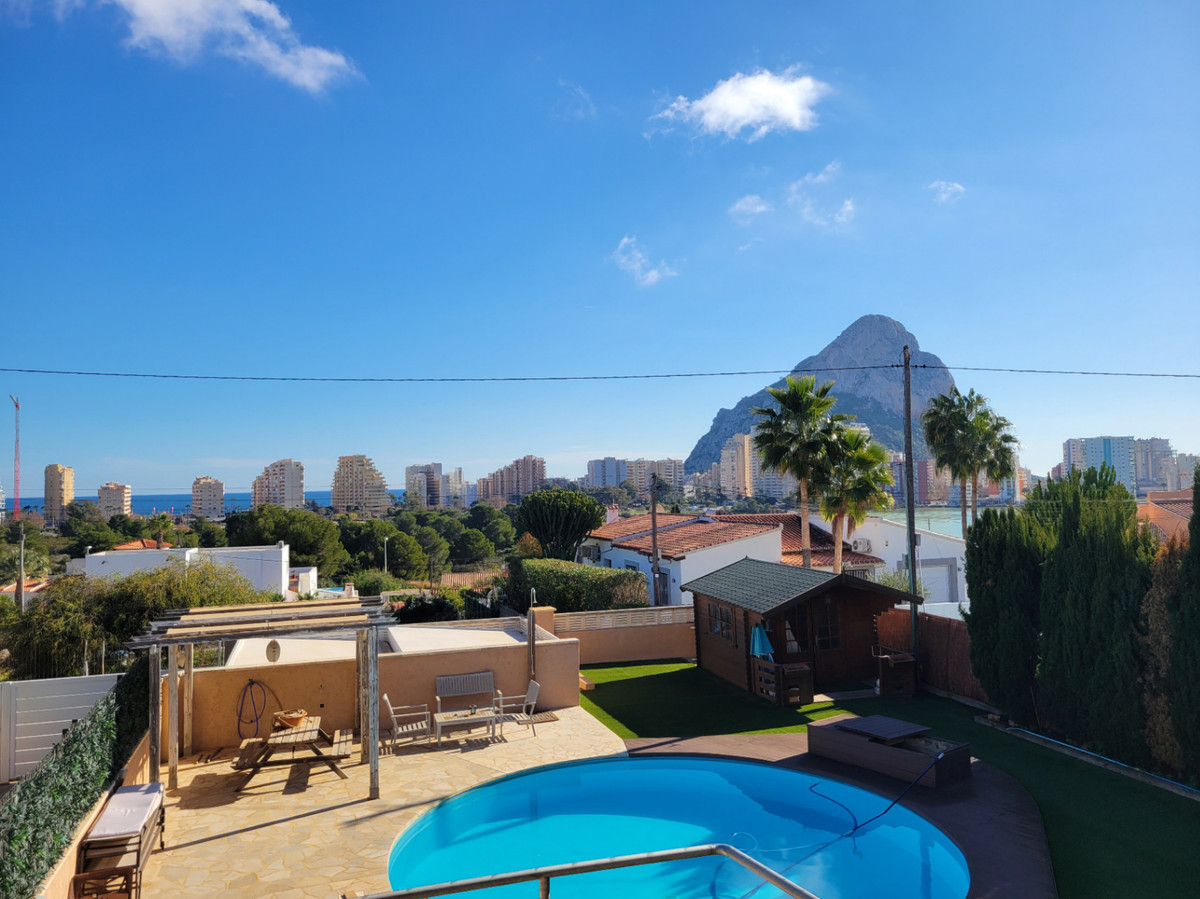 5 Bed Townhouse for sale in Calpe Costa Blanca, Alicante, Spain