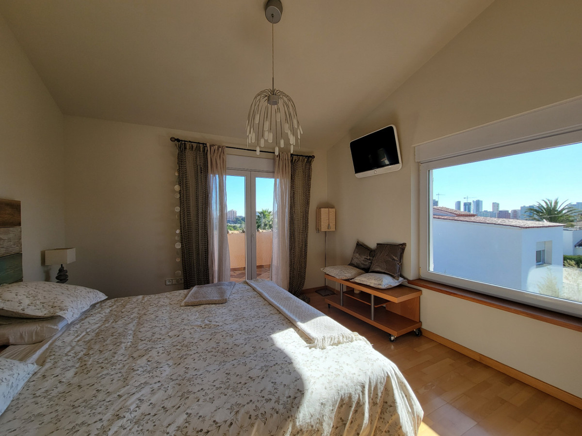 5 Bed Townhouse for sale in Calpe Costa Blanca, Alicante, Spain