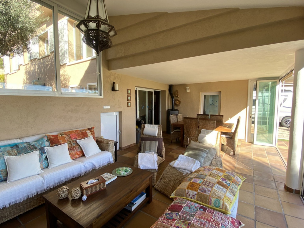 5 Bed Townhouse for sale in Calpe Costa Blanca, Alicante, Spain