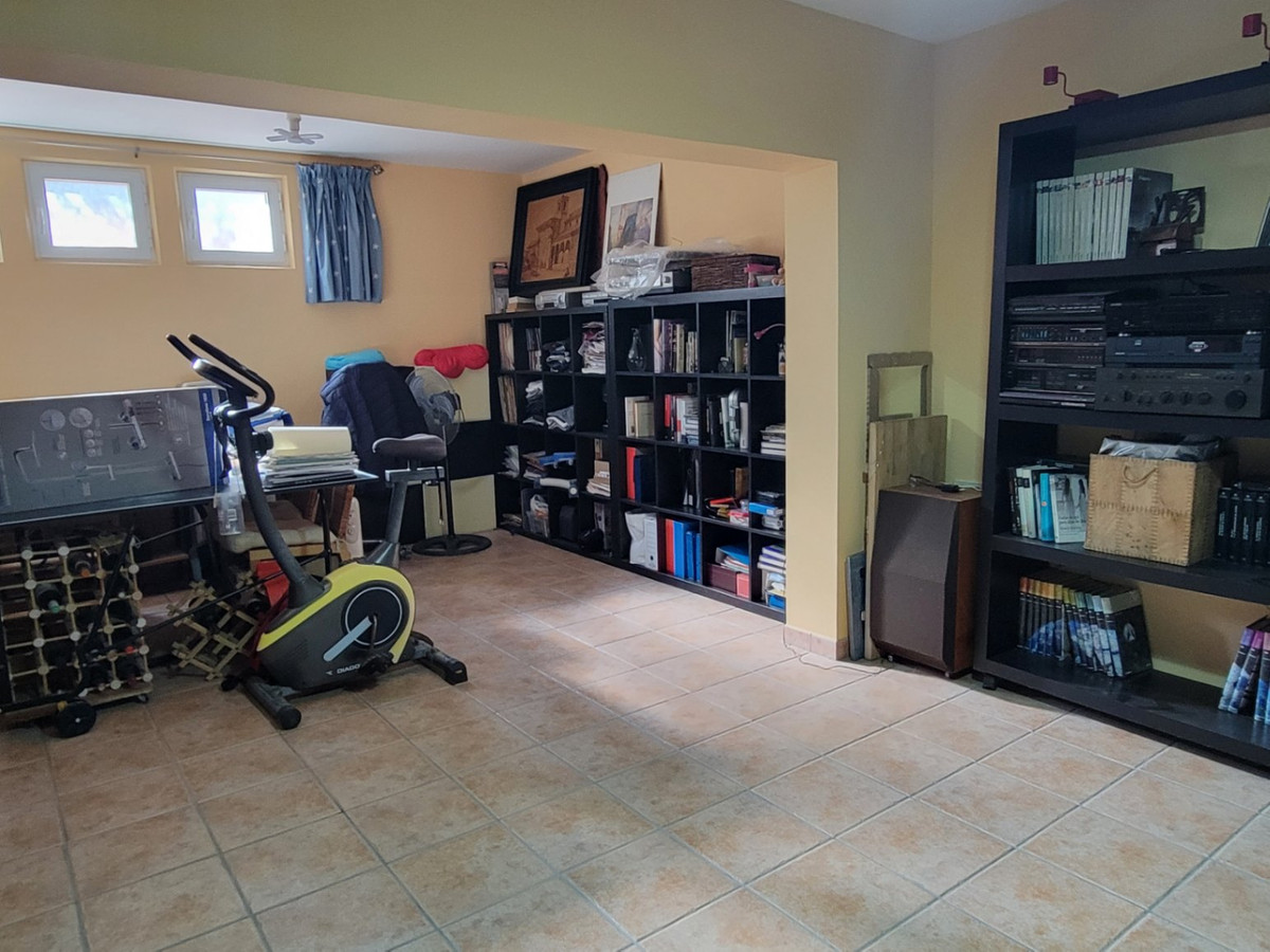5 Bed Townhouse for sale in Calpe Costa Blanca, Alicante, Spain