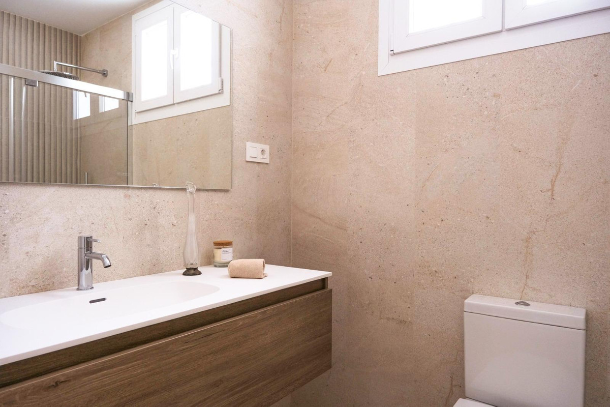 Se vende Apartamento Planta Baja de 3 dormitorios en Costa Del Sol, Málaga, España