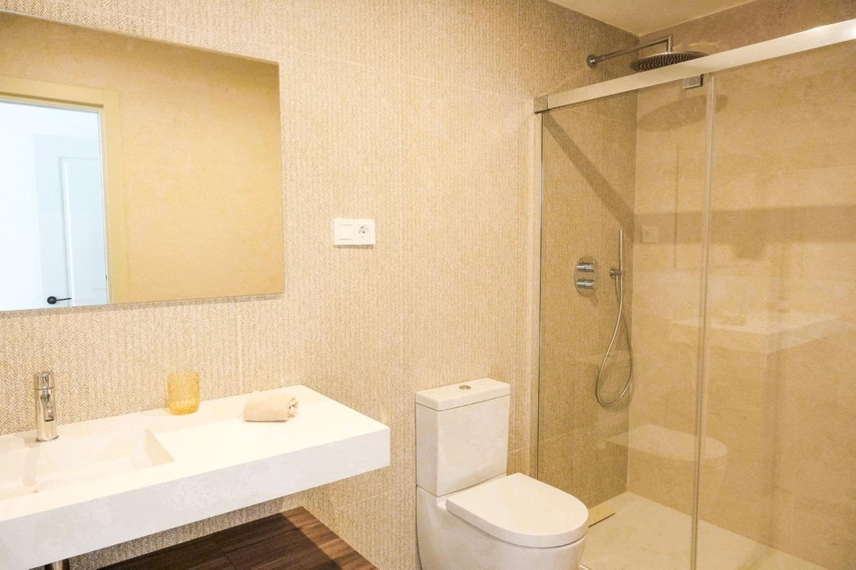 Se vende Apartamento Planta Baja de 3 dormitorios en Costa Del Sol, Málaga, España